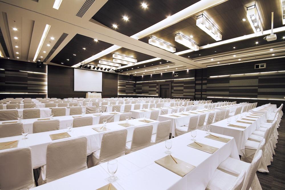 Classic Kameo Hotel & Serviced Apartments, Ayutthaya Buitenkant foto