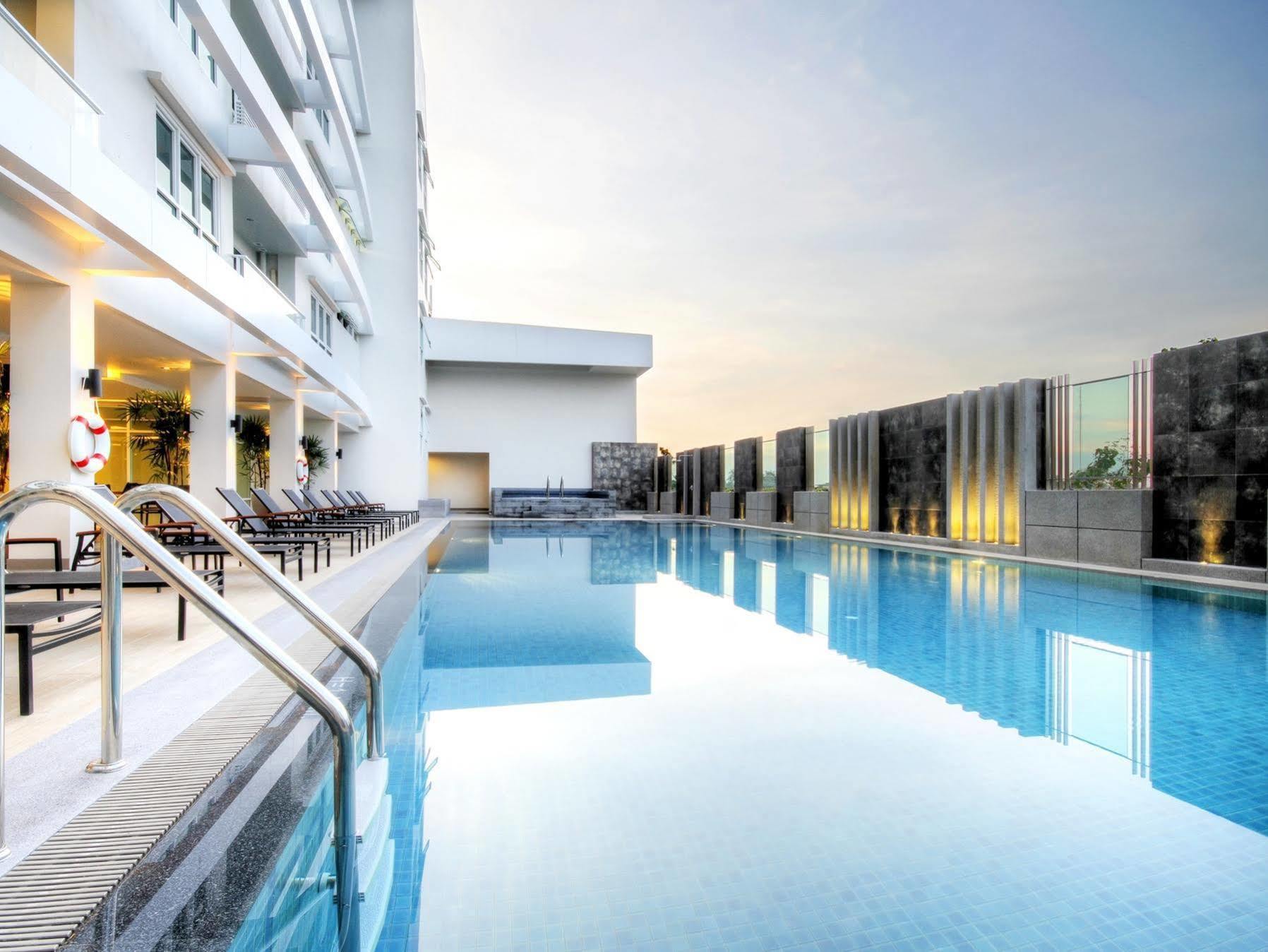 Classic Kameo Hotel & Serviced Apartments, Ayutthaya Buitenkant foto